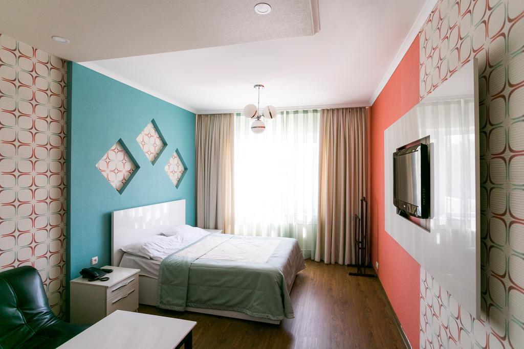 Delphin Guest House Bisjkek Buitenkant foto