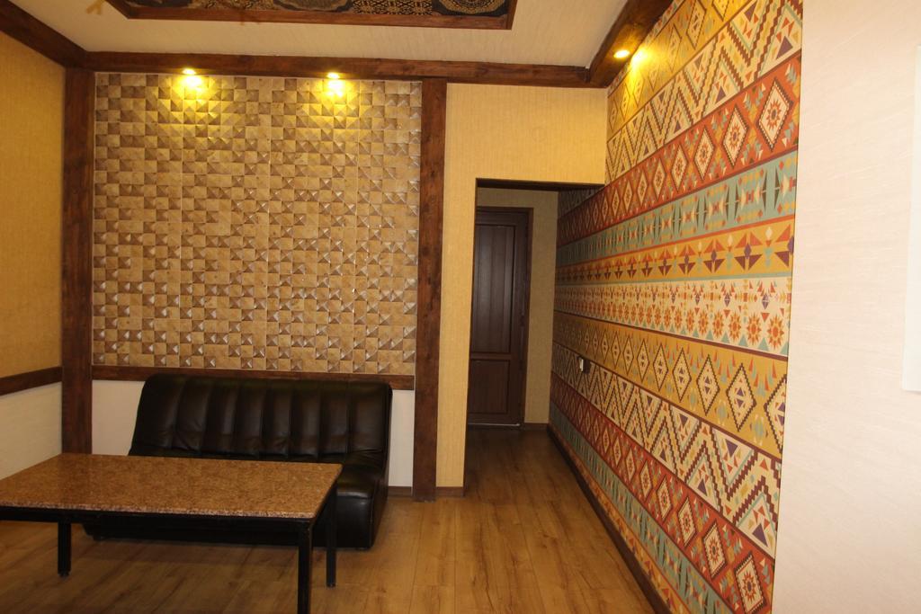 Delphin Guest House Bisjkek Buitenkant foto