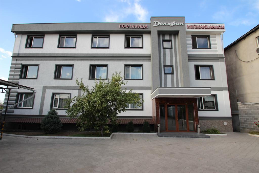 Delphin Guest House Bisjkek Buitenkant foto