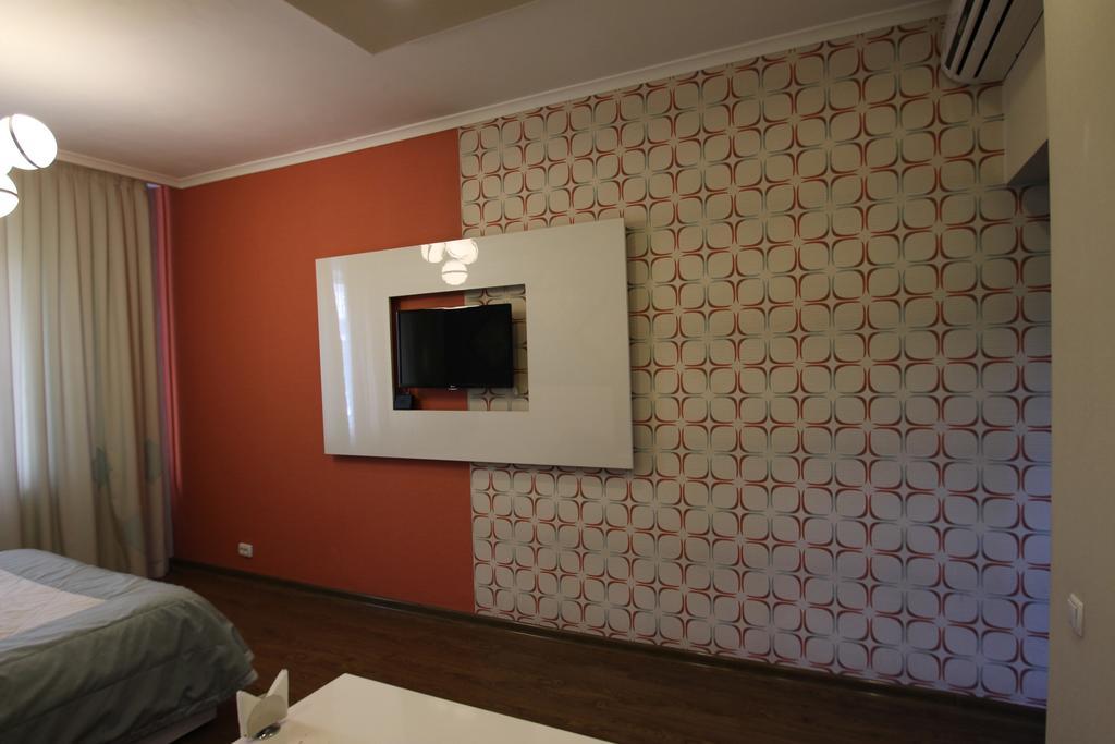 Delphin Guest House Bisjkek Buitenkant foto